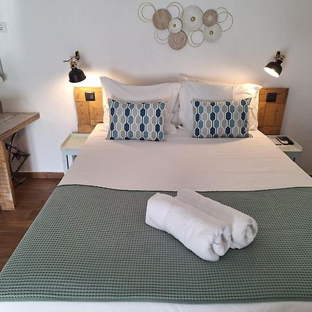 Lovin Book Guesthouse โอบิดอส ภายนอก รูปภาพ