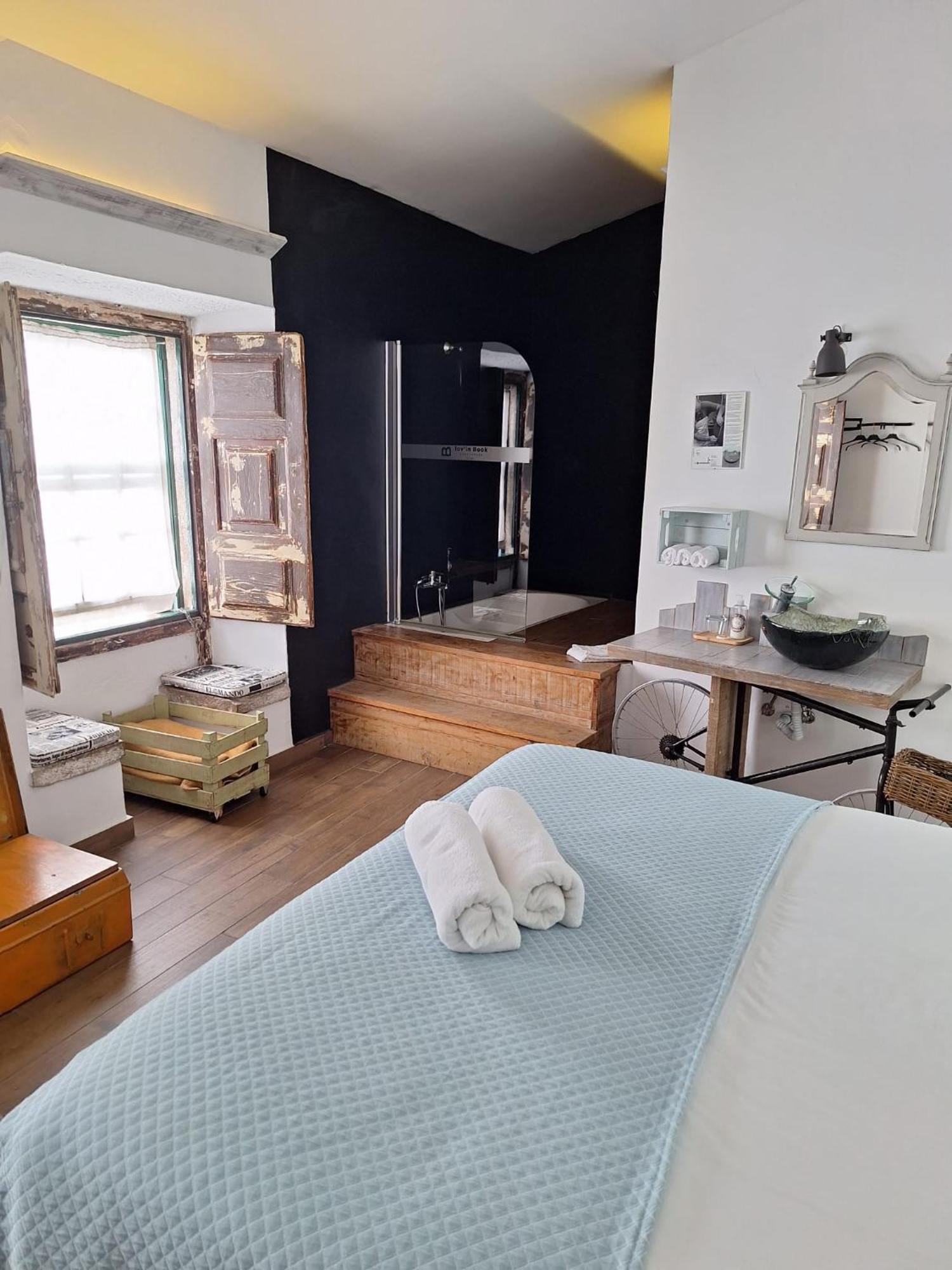 Lovin Book Guesthouse โอบิดอส ภายนอก รูปภาพ